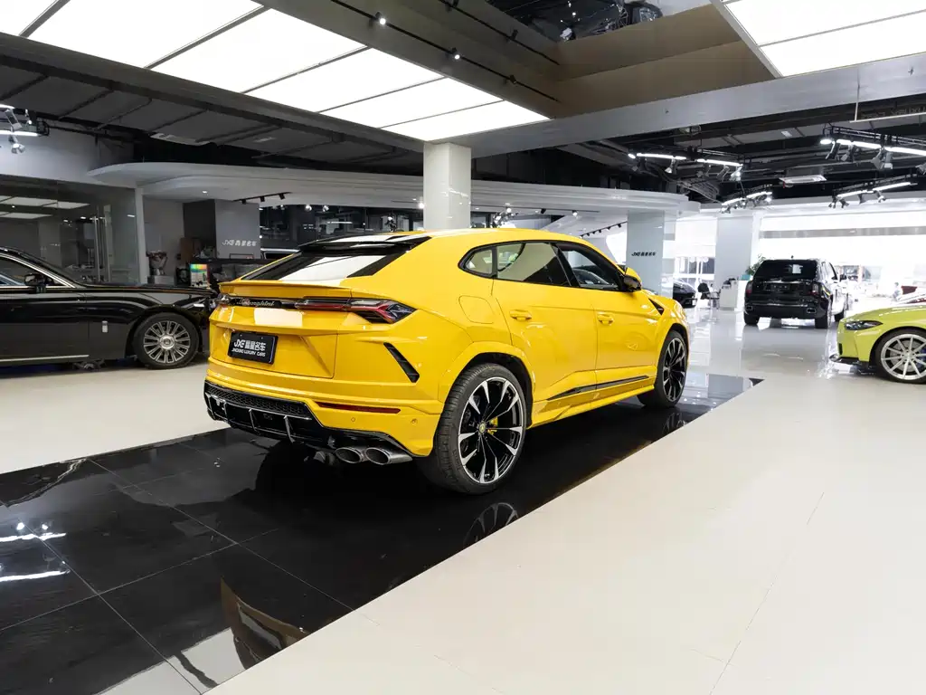 Lamborghini Urus — миниатюра 10
