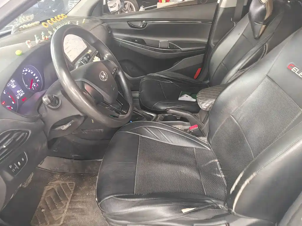 Hyundai Elantra — миниатюра 4