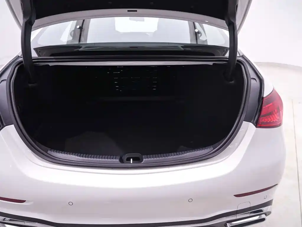 Mercedes-Benz C-Class — миниатюра 21