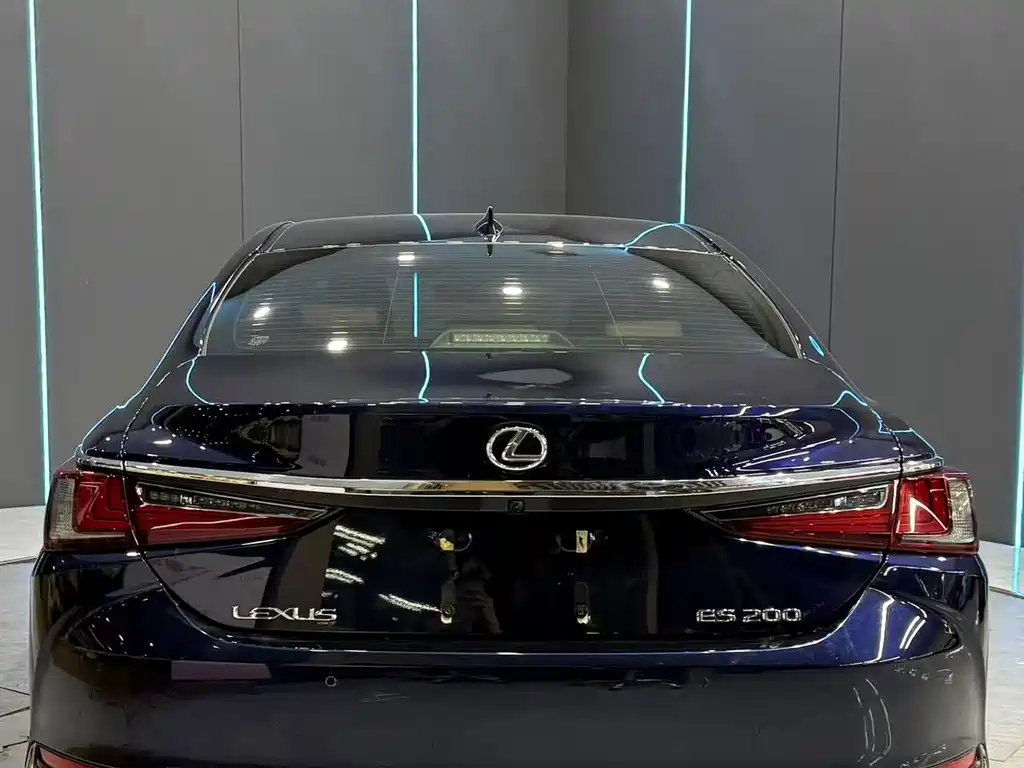 Lexus ES — миниатюра 7