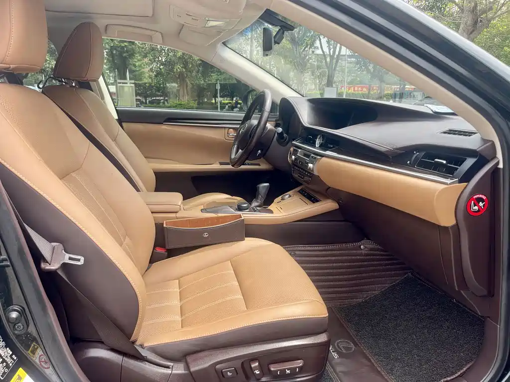 Lexus ES — миниатюра 10