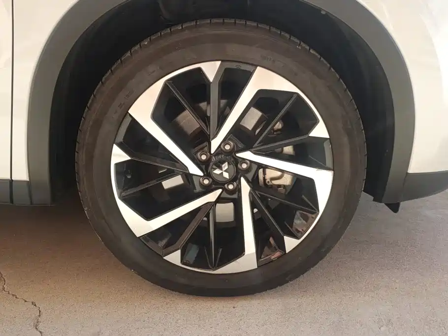 Mitsubishi Outlander — миниатюра 6