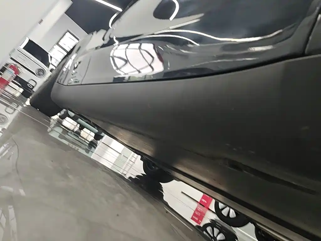 Tesla Model Y — миниатюра 21