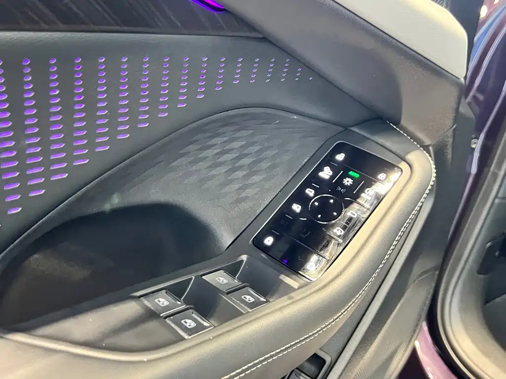 Audi A5L — миниатюра 12