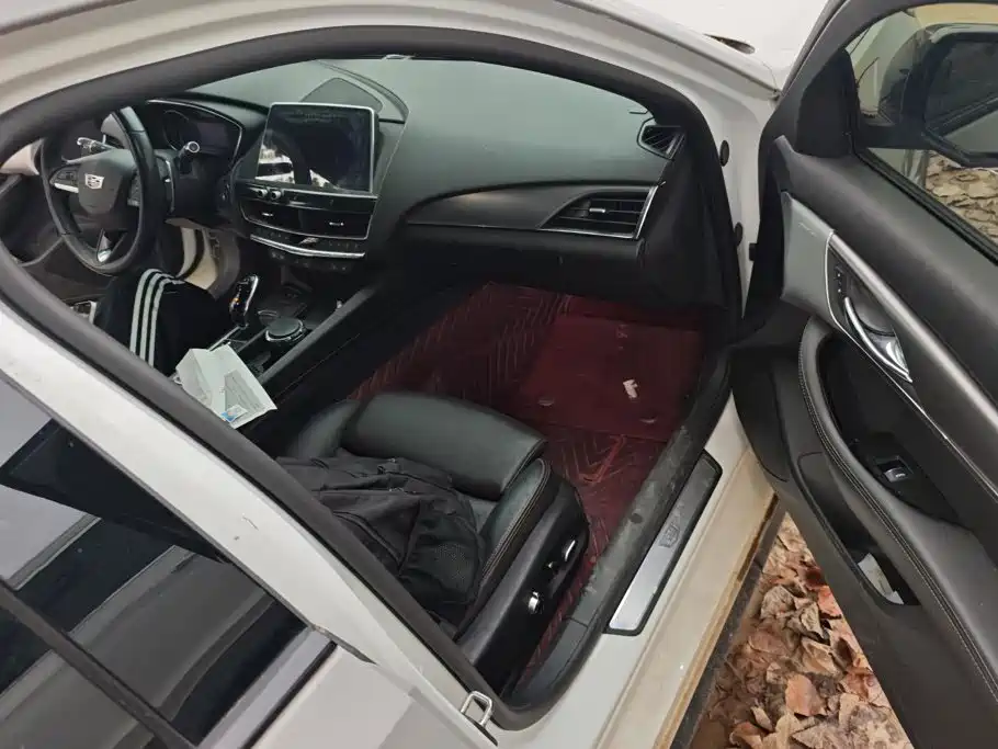 Cadillac CT5 — миниатюра 8