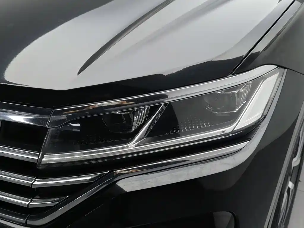 Volkswagen Touareg — миниатюра 7