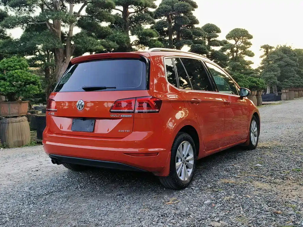 VOLKSWAGEN GOLF*JIAYU