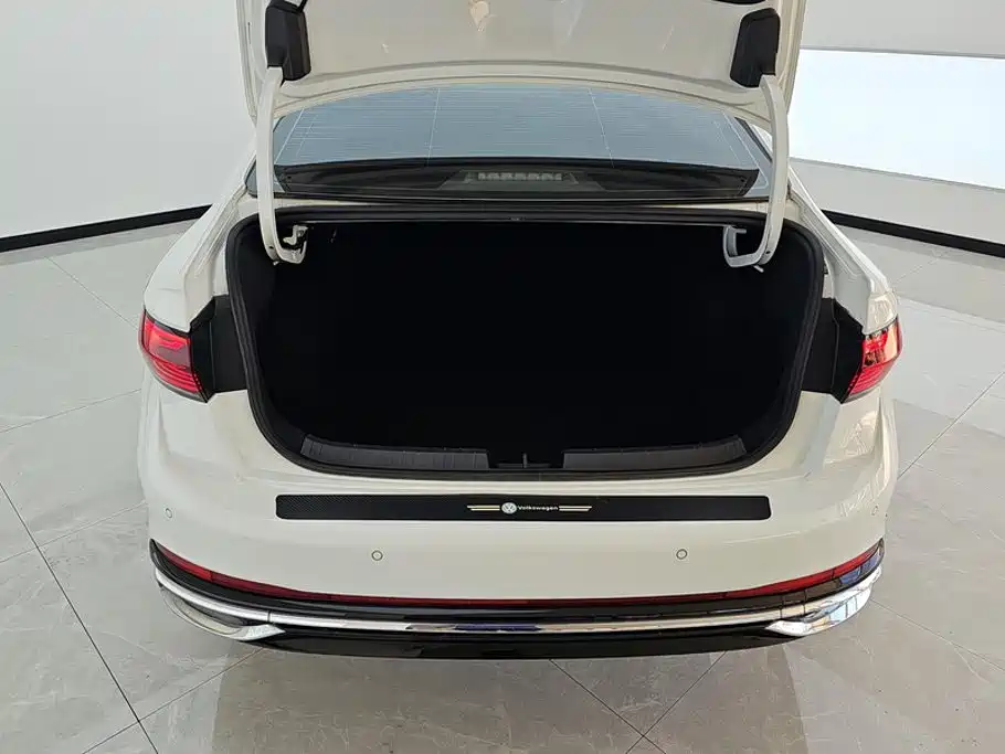 Volkswagen Sagitar — миниатюра 4