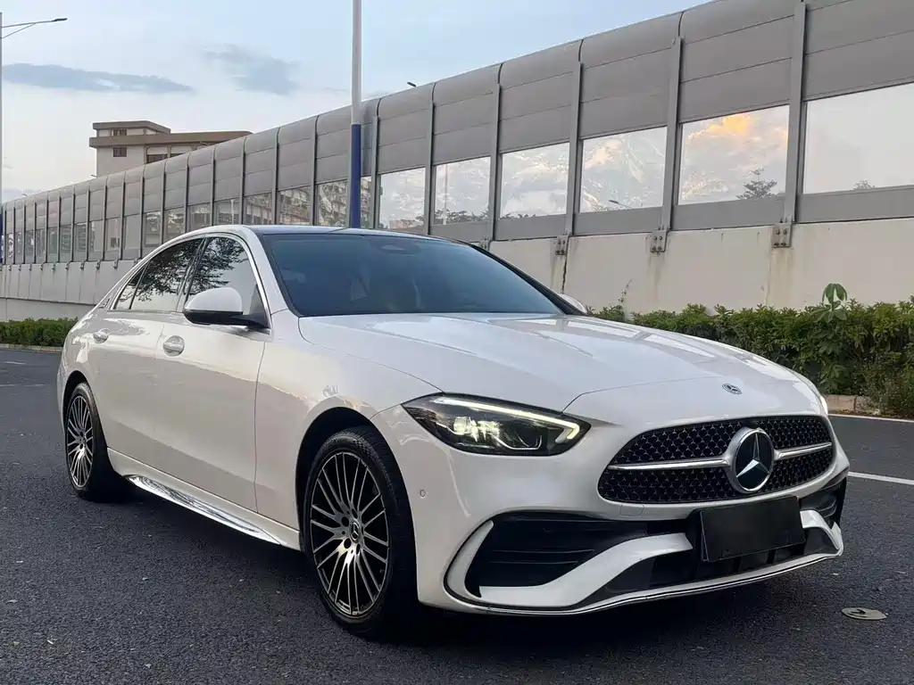 Mercedes-Benz C-Class — миниатюра 6