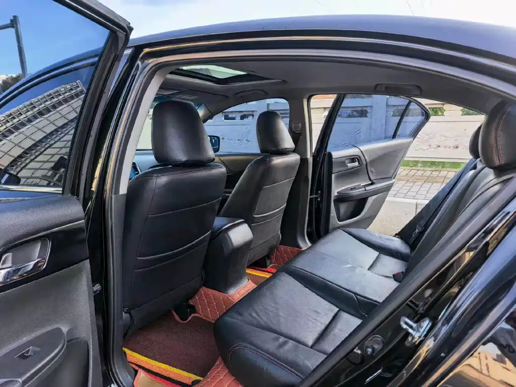 Honda Accord — миниатюра 7