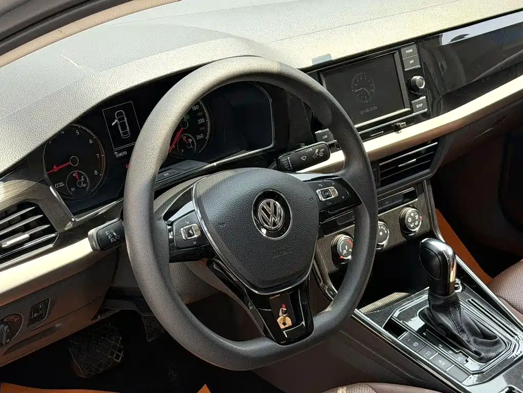 Volkswagen Lavida — миниатюра 5