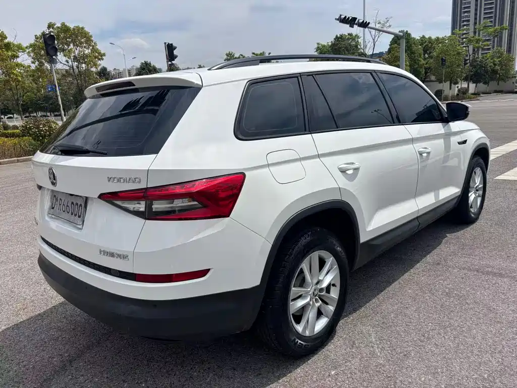 Skoda Kodiaq 2018 TSI330 5 мест Standard