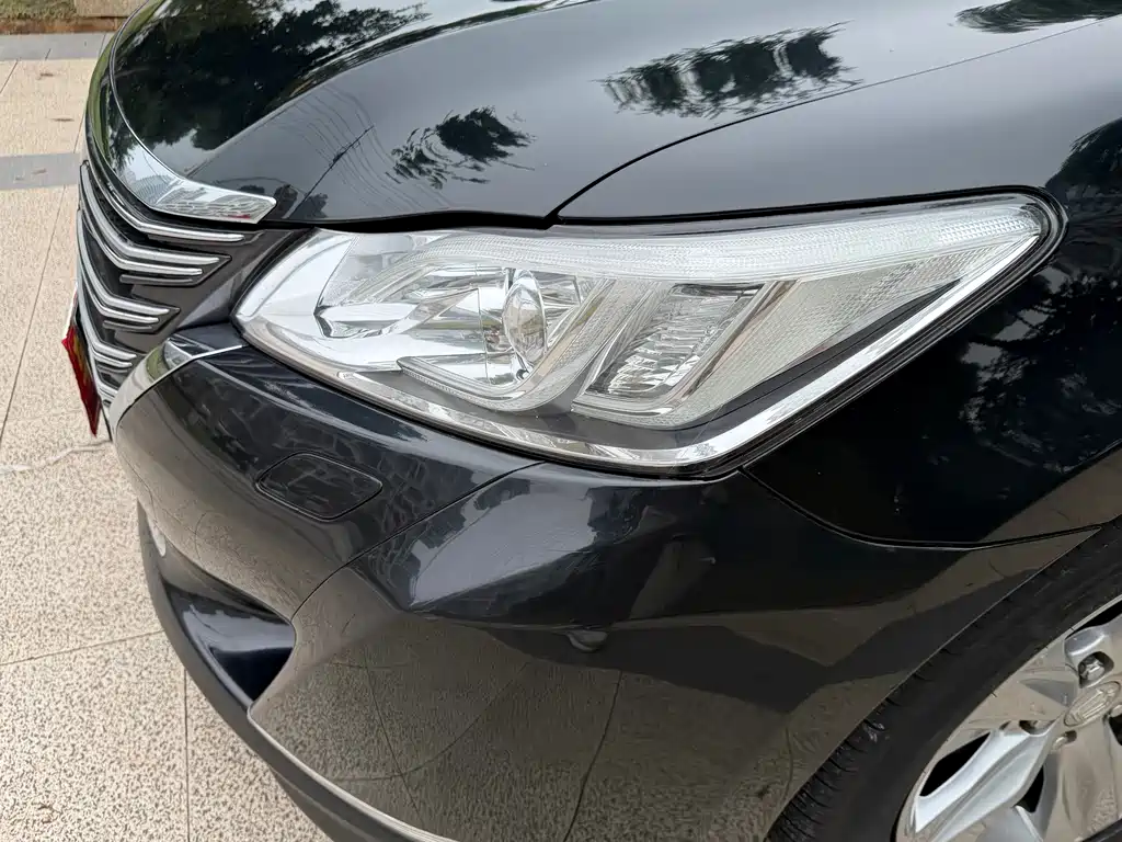 Toyota Crown — миниатюра 18