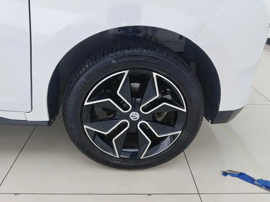 Dongfeng EV YOUNG Guang Xiaoxin — миниатюра 6