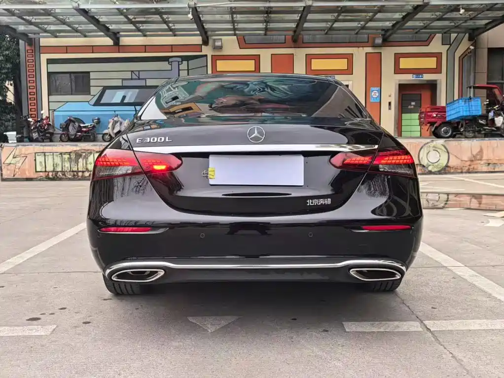 Mercedes-Benz E-Class — миниатюра 17