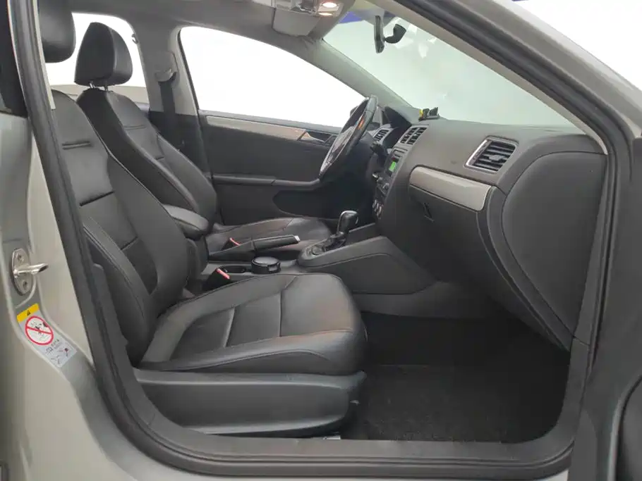 Volkswagen Sagitar — миниатюра 8