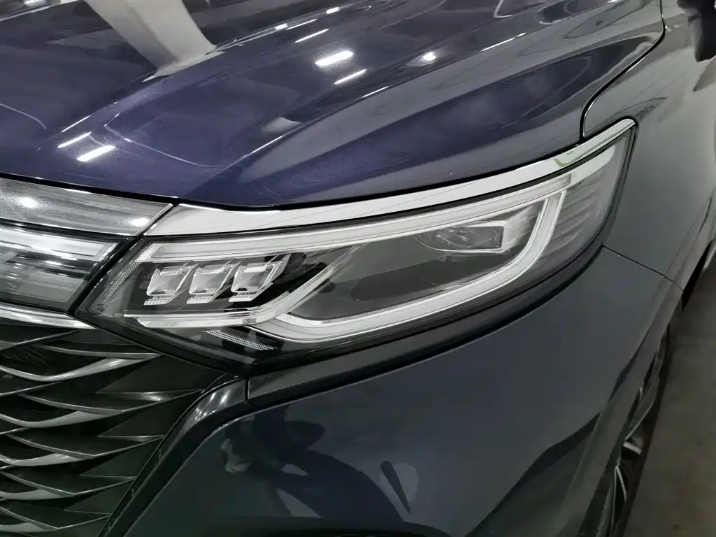 Roewe iMAX8 2021 400TGI Supreme
