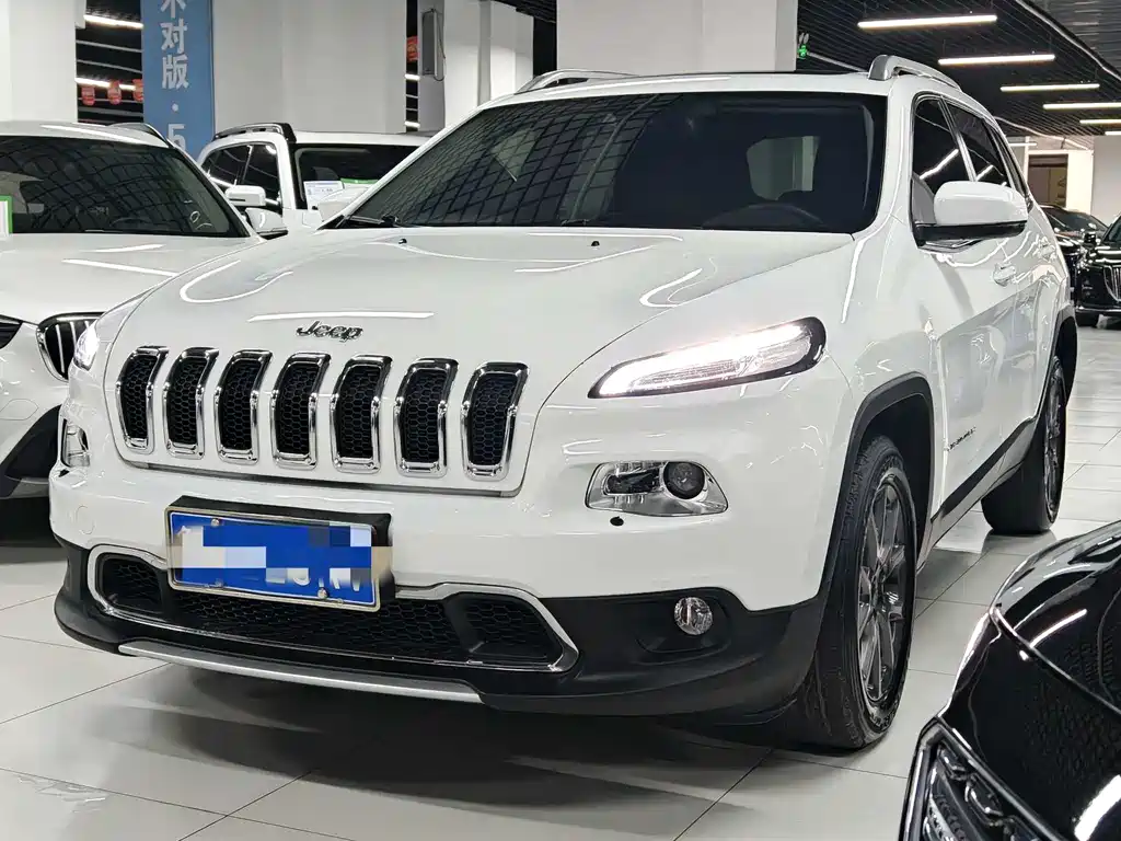 Купить Jeep Cherokee