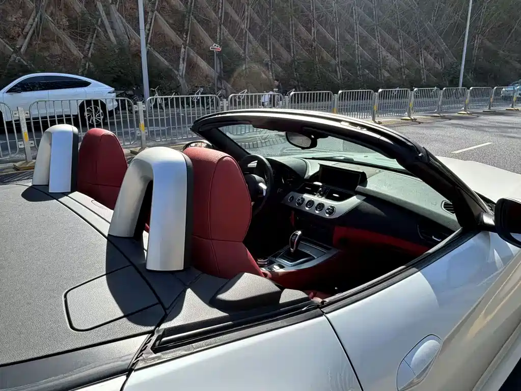 BMW Z4 — миниатюра 9