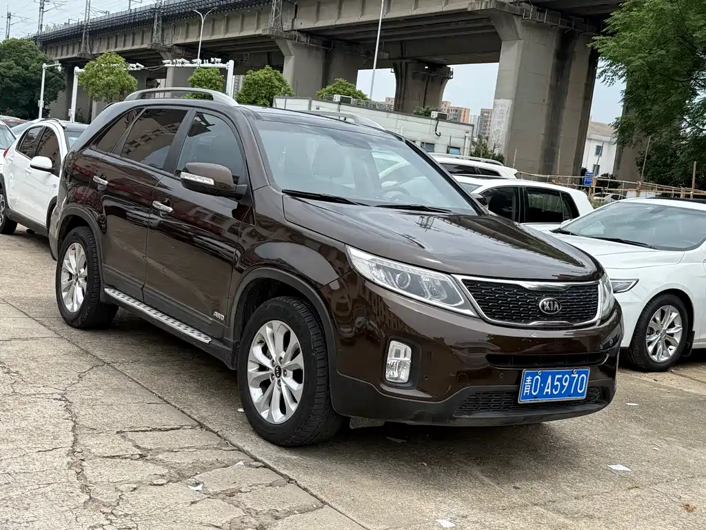 Купить Kia Sorento