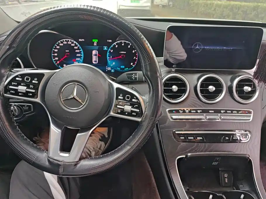 Mercedes-Benz C-Class — миниатюра 12