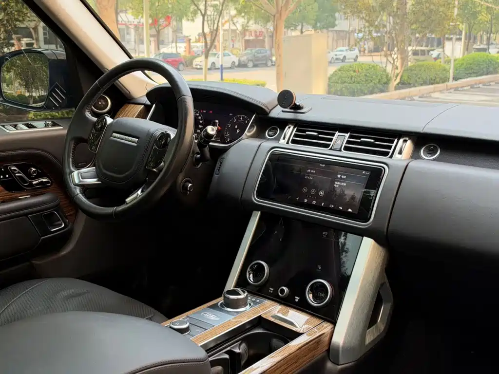 Land Rover Range Rover — миниатюра 5