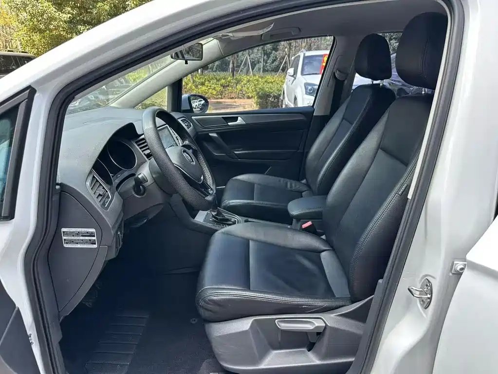 Volkswagen Golf — миниатюра 6