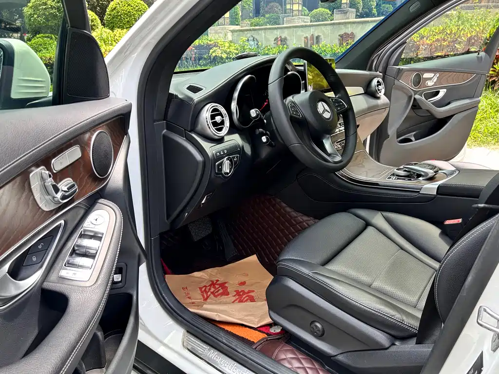 Mercedes-Benz GLC 2017 GLC 300 4MATIC