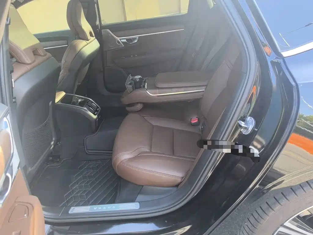 Volvo S90 — миниатюра 13
