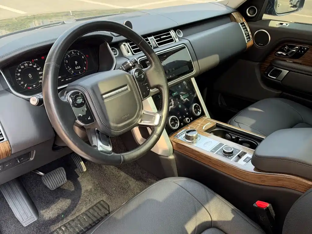 Land Rover Range Rover — миниатюра 4
