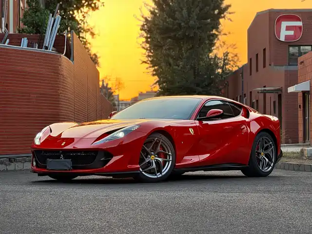 FERRARI  812 2018