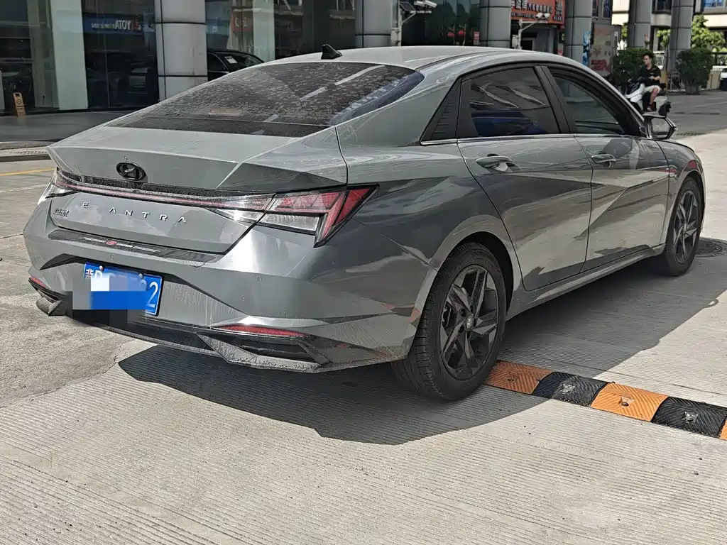 Hyundai Elantra — миниатюра 11
