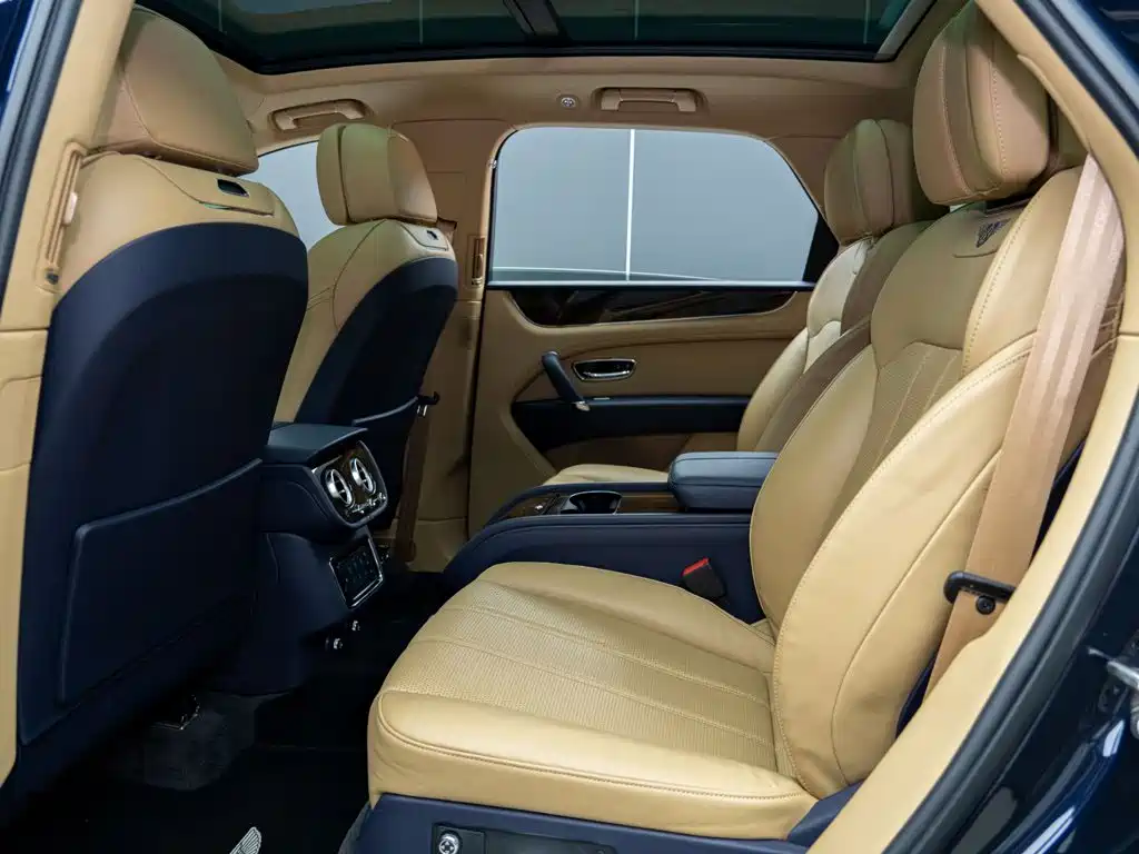 Bentley Bentayga — миниатюра 12