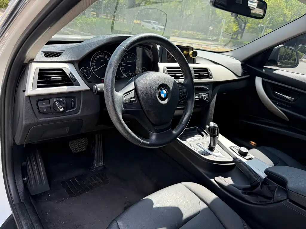 BMW 3 Series — миниатюра 11