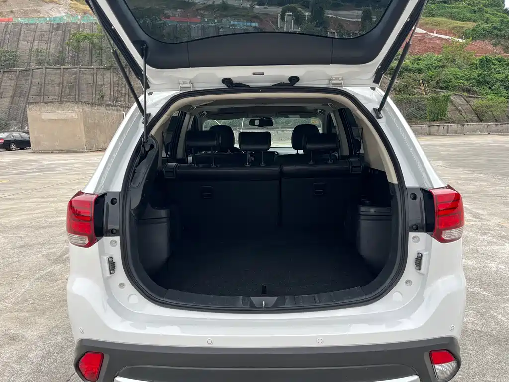 Mitsubishi Outlander — миниатюра 7