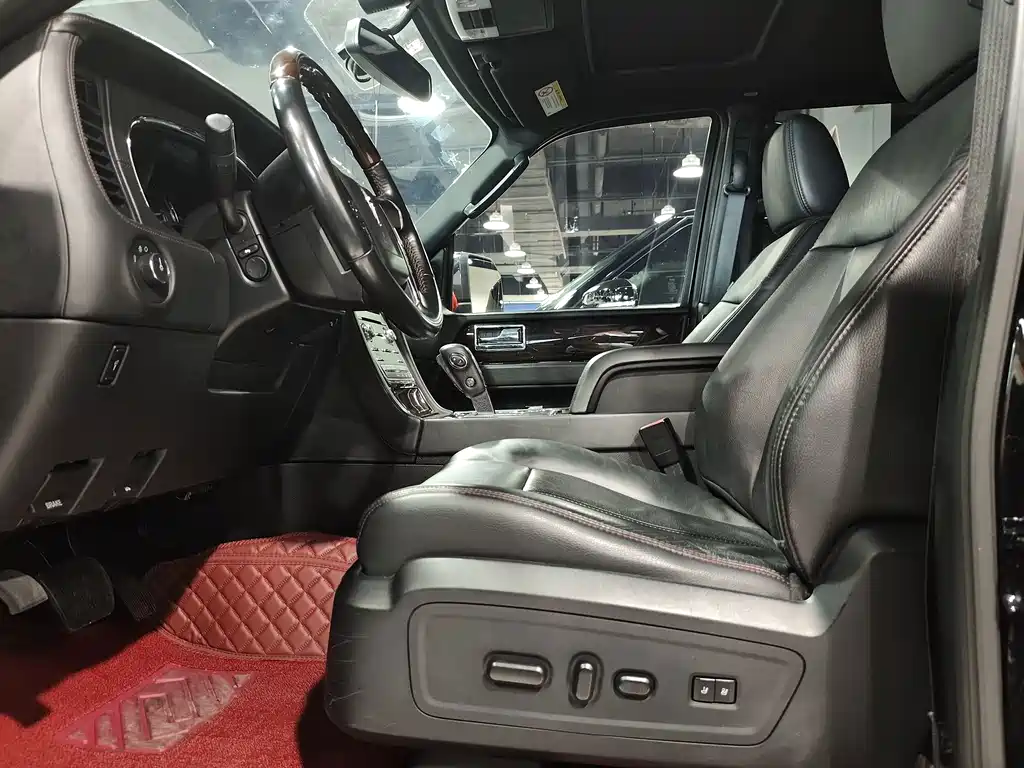 Lincoln Navigator — миниатюра 4