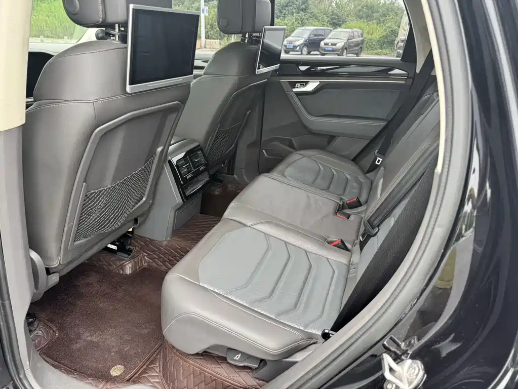 Volkswagen Touareg — миниатюра 6
