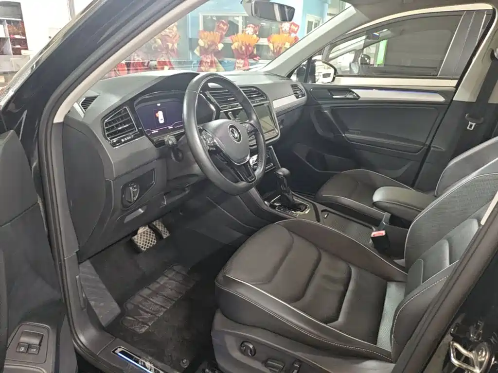 Volkswagen Tiguan L PHEV — миниатюра 16