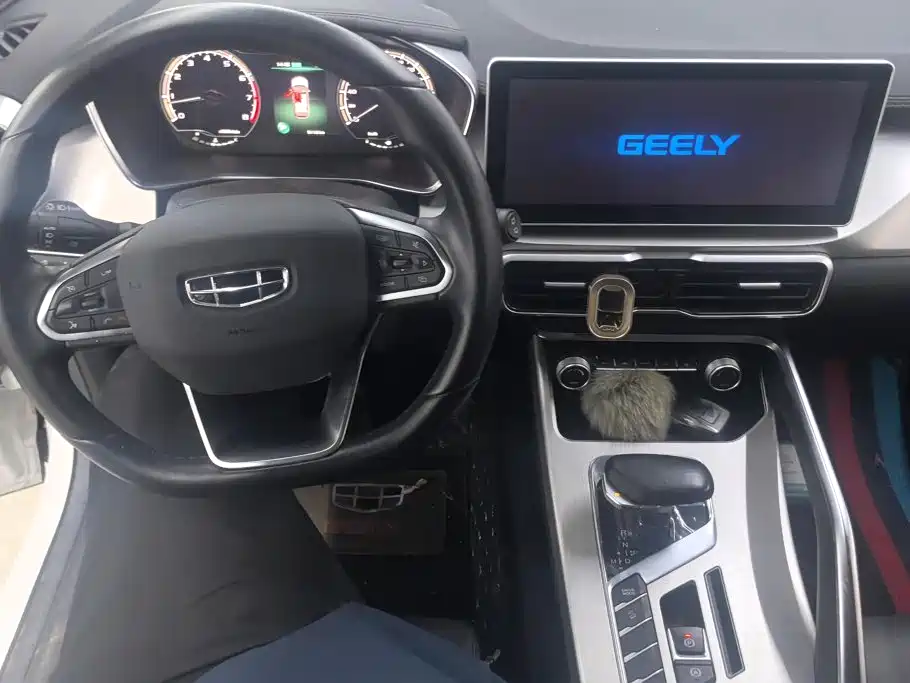 Geely Binyue — миниатюра 12