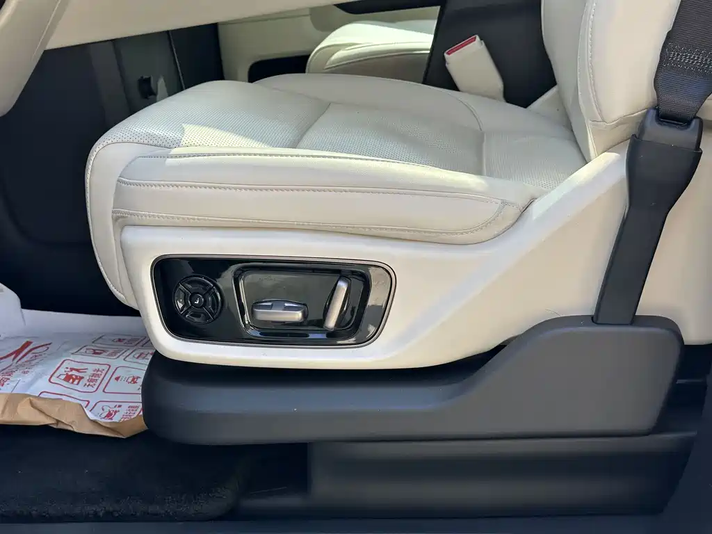 Li Auto Li MEGA — миниатюра 8
