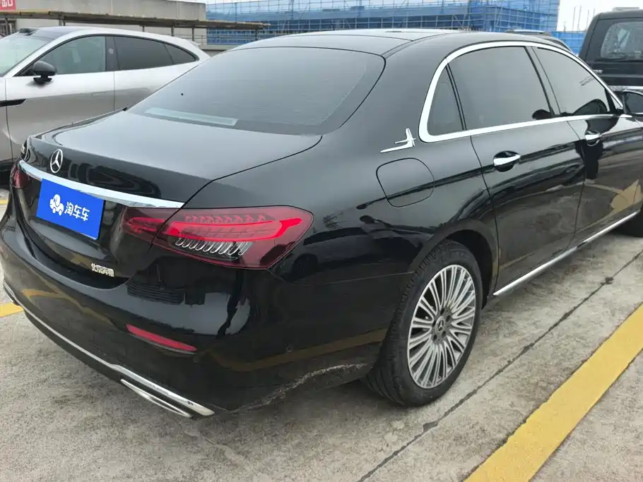 Mercedes-Benz E-Class — миниатюра 3
