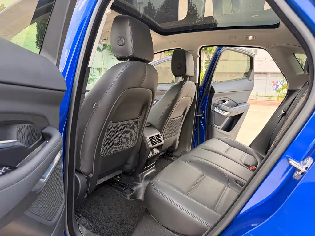 Jaguar E-PACE — миниатюра 13