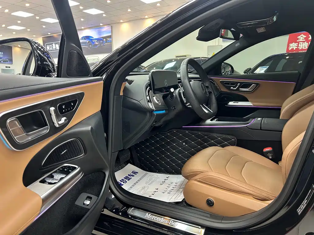 Mercedes-Benz E-Class — миниатюра 5
