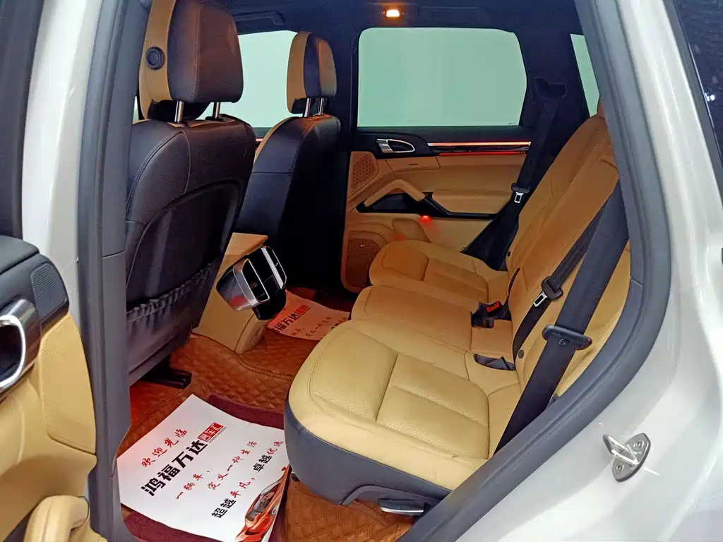 Porsche Cayenne — миниатюра 15