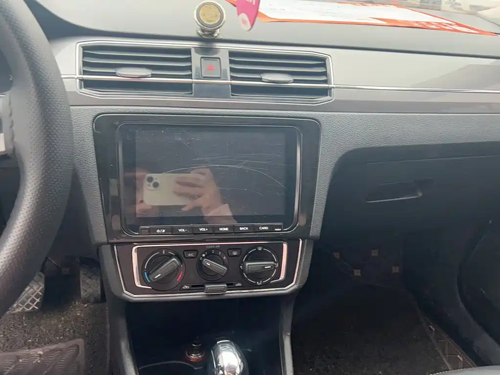 Volkswagen Santana — миниатюра 13