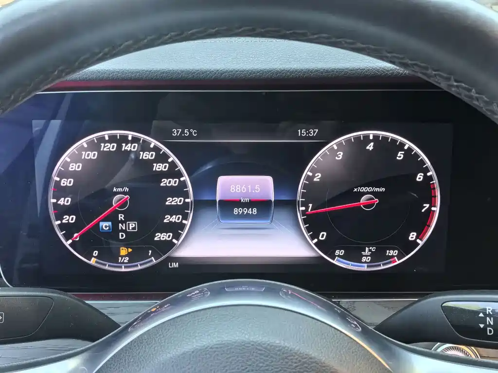 Mercedes-Benz E-Class — миниатюра 6