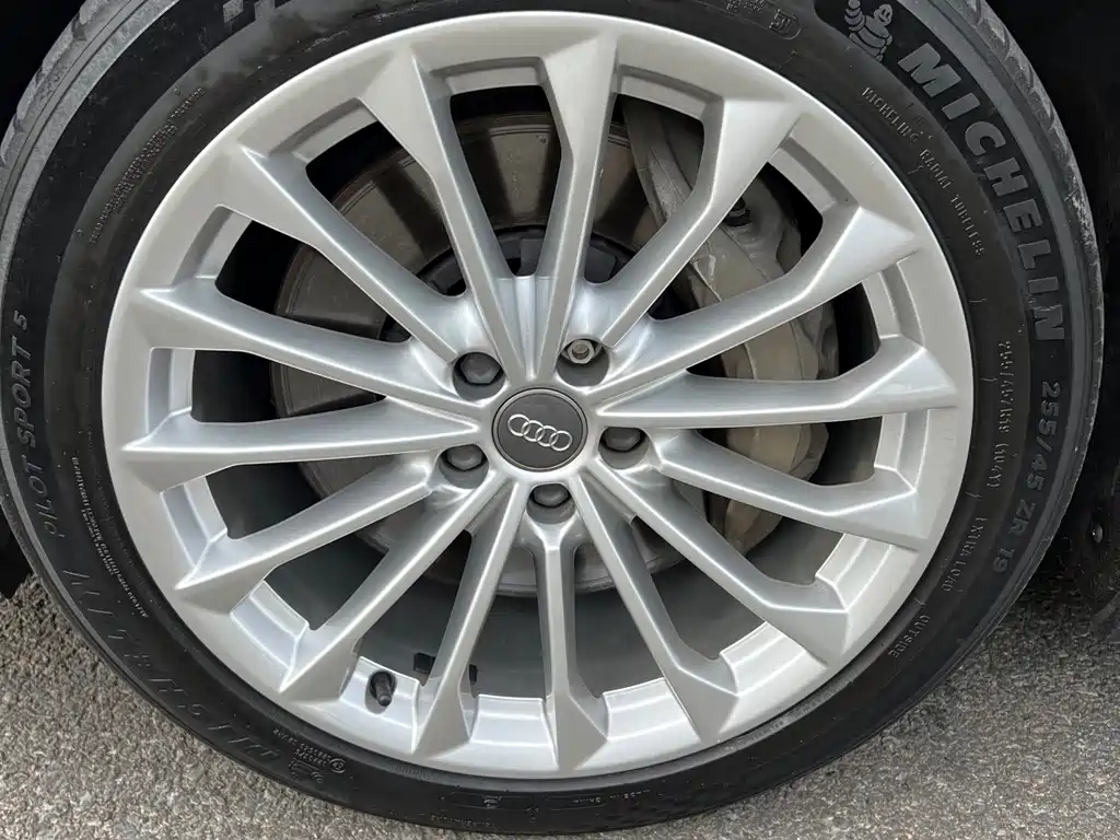 Audi A8 — миниатюра 11