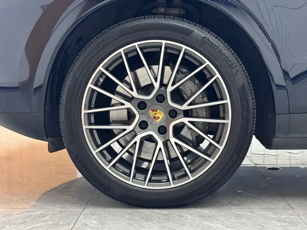 Porsche Cayenne — миниатюра 15