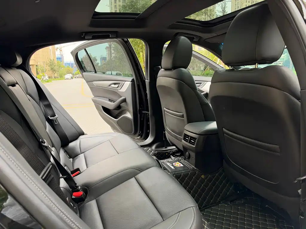 Cadillac CT5 — миниатюра 8