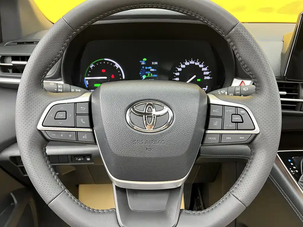 Toyota Sienna 2024 2.5L Luxury